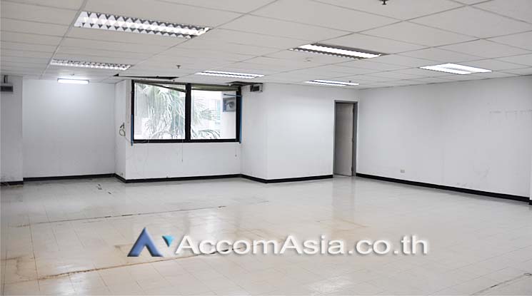  1  Office Space For Rent in Silom ,Bangkok BTS Saint Louis - BTS Surasak at S&B TOWER AA10480